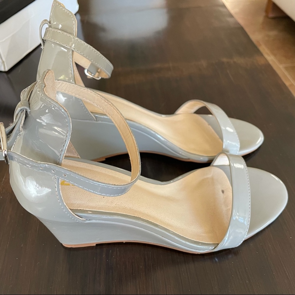 ZriEy Women’s Gray Strappy Wedges / Sandals, 7.5